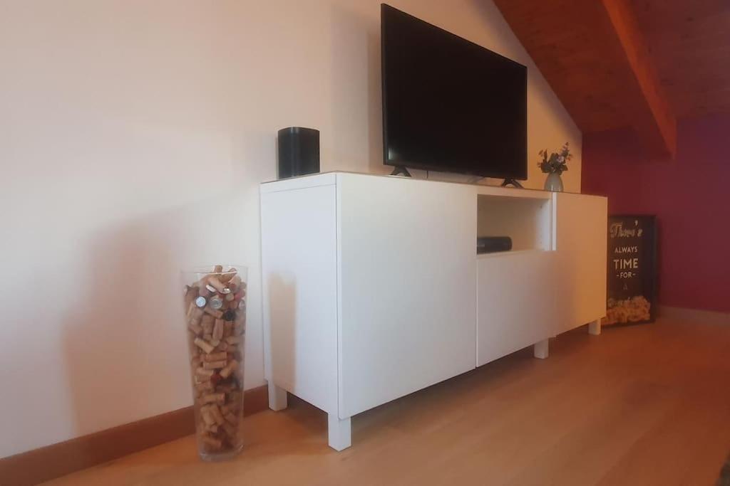 Charming 2.5Room Flat In Center Of モンフォルテ・ダルバ エクステリア 写真