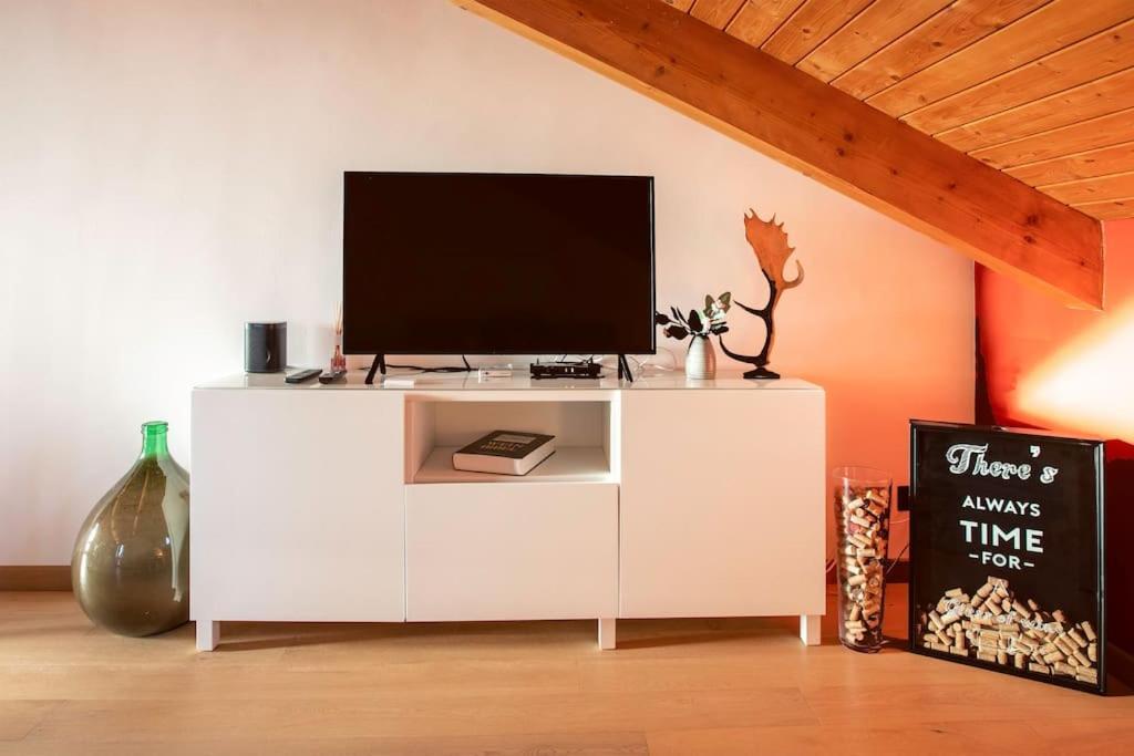 Charming 2.5Room Flat In Center Of モンフォルテ・ダルバ エクステリア 写真